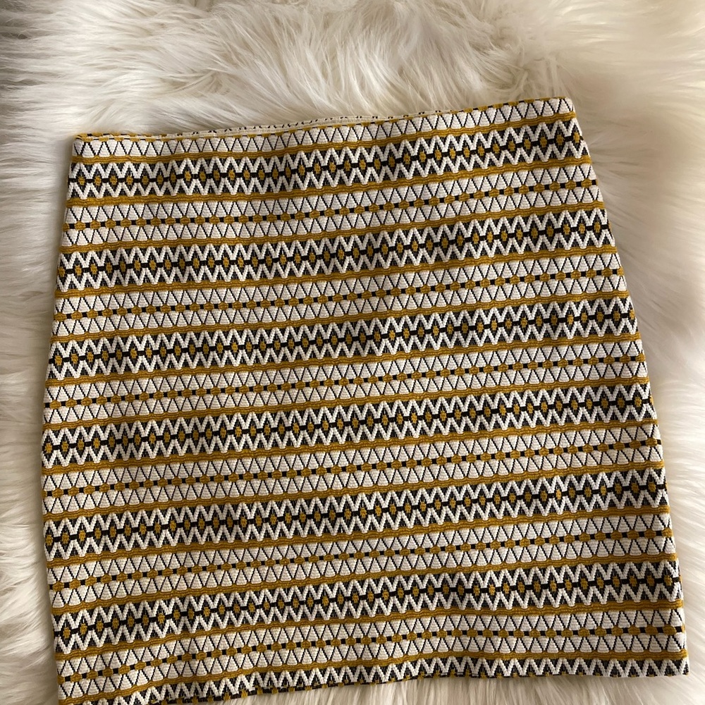 Stretchy mini skirt
